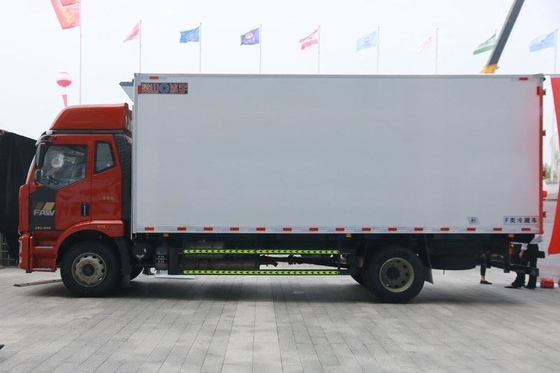 FAW Jiefang J6L ha refrigerato Tipper Dump Truck 240hp 4X2 6.8m