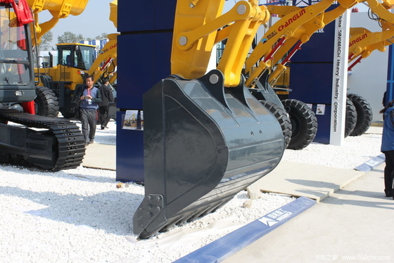 Sinomach 34 Ton Heavy Duty Crawler Excavator ha valutato la capacità 1.7m3 del secchio