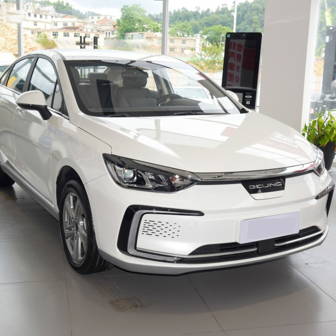 Veicoli adibiti al trasporto di persone automatici di BAIC EU5 all'automobile di lusso della berlina di versione di alto potere di 8 velocità